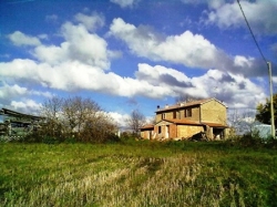 VENDESI Casa di campagna con terreno - sovana sorano - Campagna