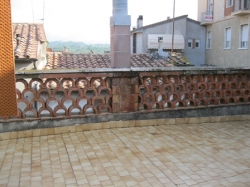 VENDESI Appartamento con terrazzo - Pitigliano GR - Centro storico