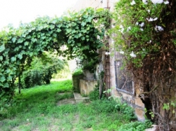 VENDESI Appartamento indipendente con giardino - Pitigliano GR - Centro abitato
