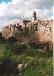 VENDESI Magazzino - alle pendici di Pitigliano - Centro storico