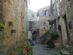 VENDESI Appartamento - Pitigliano GR - Centro storico