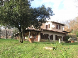 Villa di campagna con piscina